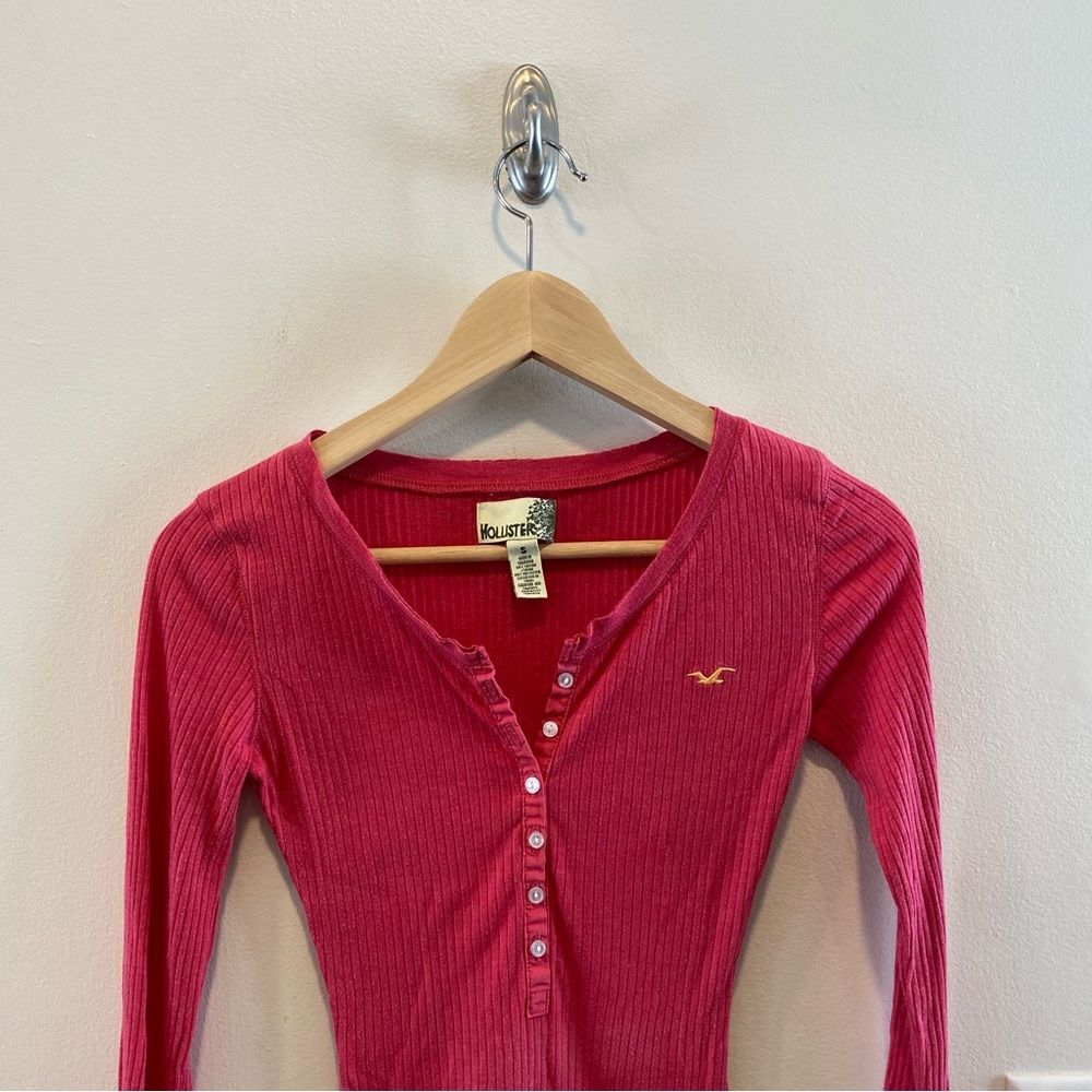 Hollister Women's Long Sleeve Ribbed Henley Top in Pink - Picture 2 of 8
